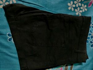Black short pant