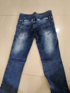 Stylish High-Waisted Jeans