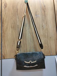 Stylish Black Sling Bag 💥