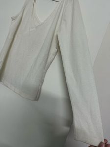 Ivory V-Neck Long Sleeve Top