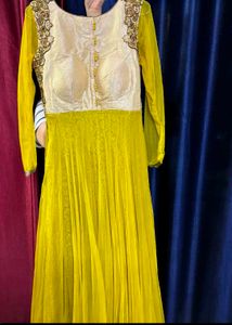 Beautiful Pear Yellow Gown 😍