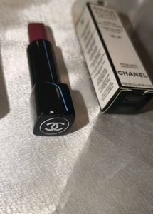 Chanel Rouge Allure Velvet Lipstick 06