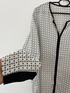 Patterned Black &amp; White Top