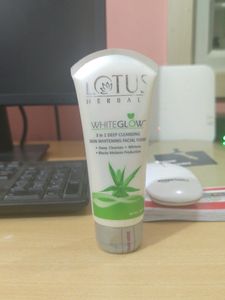Lotus Herbals Whiteglow Facewash