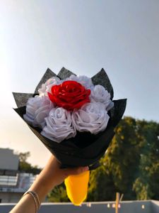 Red &amp; White Rose Bouquet for valentine's