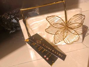 Nr By Nidhi Rathi Resin Box Clutch