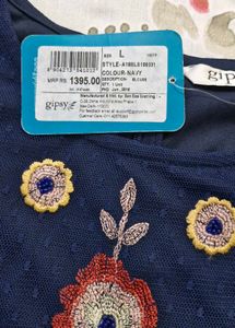New top for women with tag