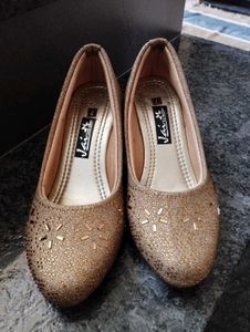 Sparkly ✨✨Gold Ballet Flats🎀