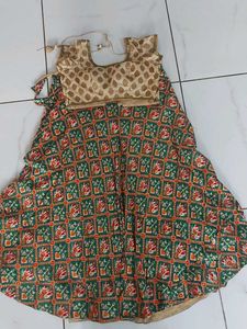 6 Ethnic Fabrics &amp; Embroidered Textiles