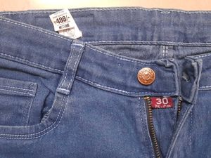 Frayed Hem Skinny Jeans