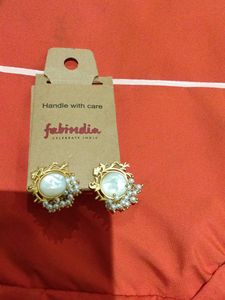 Lovely pair of Golden Pearl earring