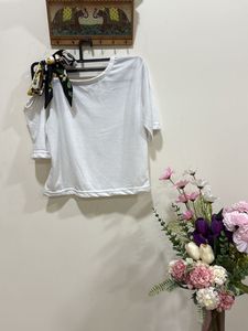 Crop one shoulder bow top 🎀