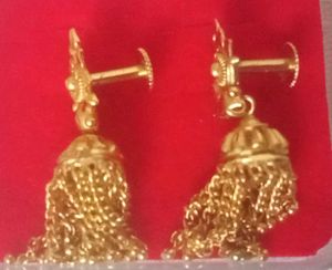 Emerald Stone And Gold Floral Drop Earring