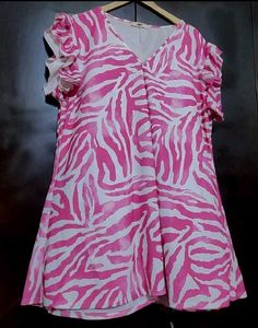 6 Tops &amp; 1 Winter Bedsheet Combo