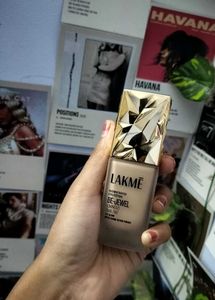Lakme Luminous Skin Tint