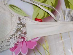 (1200)White Lace Trim Bra