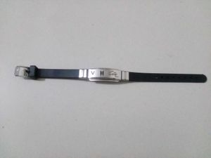 V Bracelet