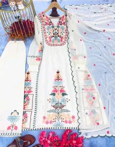 Kurta Pant And Dupatta Set