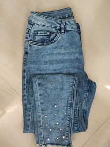Light Wash Denim Jeans With Pearls on Ankle