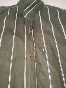Men Regular Fit Striped Curved Collar Casual Shirt