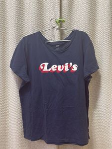 set of 2 casual Levi&#39;s Graphic Tee