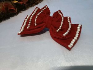 Princess Pearl Bow .