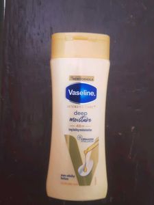 Vaseline Deep Moisture Lotion