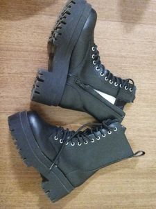 H&amp;M Black Platform Boots