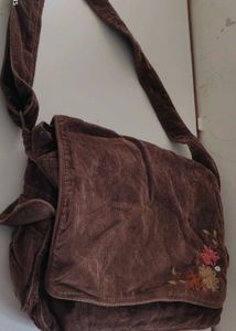 CORDUROY MESSENGER BAG