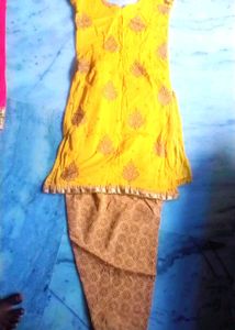 The Women&#39;s Churidar