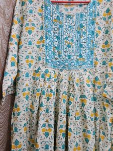 Floral Embroidered Kurtapant