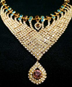 Sparkling Rhinestone Necklace &amp; Earring Set