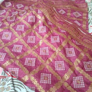 🩷 Zari Bandej Silk Saree