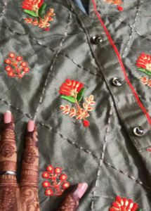Elegant Floral Embroidered Salwar Kameez