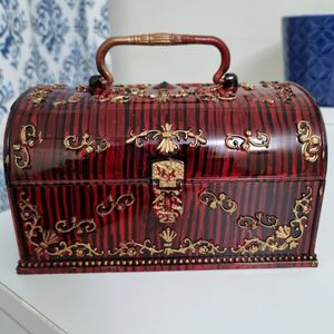 Beautiful Jewellery Box With Mirror