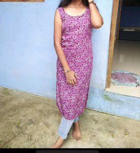 Printed Sleeve Less Kurti
