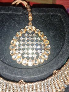 Elegant Gold-Toned Necklace Set