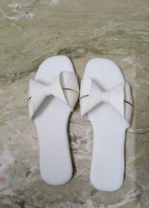 White Bow Flats