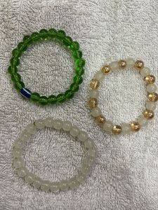 Bundle of 9 jewellery pieces