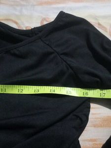 Black Long Sleeve Crop Top