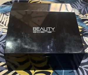 5hrs Sale 🔥Beauty Scene  Palette (Canada)