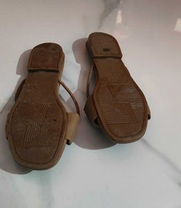 women&#39;s flat slip-on sandals or flats
