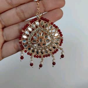 Red Jhumke With Maangtika