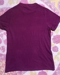 Good Quality Like New L- size Maroon T-shirt