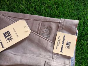 Men&#39;s (Silver) 28 Chino pant for casual wear