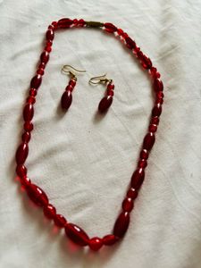 Rubey red necklace with matching earrings