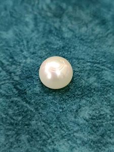 Lustrous White Pearl