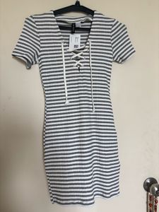 H&M STRIPPED DETAILED DRESS