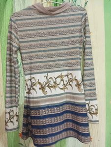 Top With Long Sleves In Size M