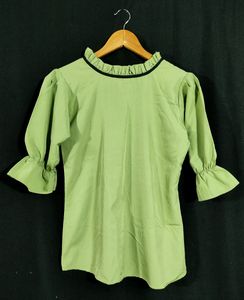 Light Green Top (Woman)
